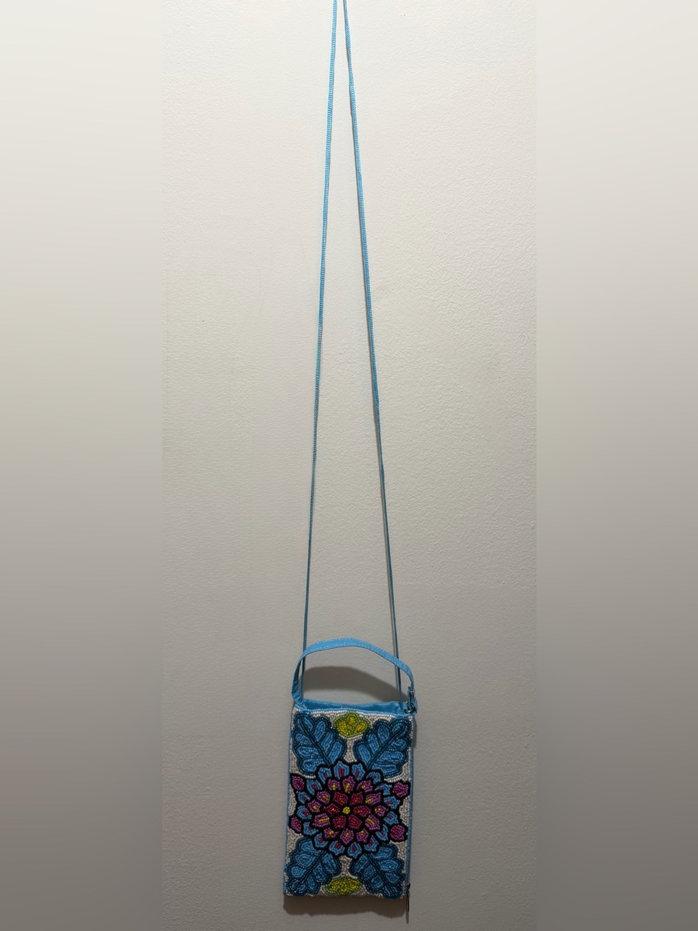 Embroidered Floral Beaded bag - Picture 6 of 7